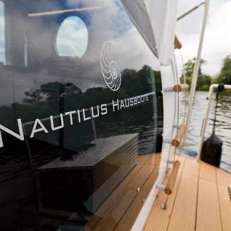Festliegendes Hausboot Ferienwohnung Nautino Mini