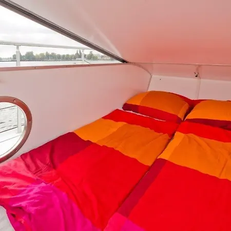 Festliegendes Hausboot Ferienwohnung Nautino Mini *